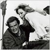Dangereusement vôtre : photo Ian Fleming, John Glen, Roger Moore, Tanya Roberts