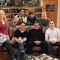 Photo Jim Parsons, Johnny Galecki, Kaley Cuoco, Kunal Nayyar, Leonard Nimoy