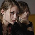 Des filles en noir : Photo Elise Lhomeau, Léa Tissier