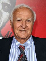 Robert Loggia