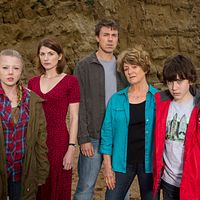 Photo Andrew Buchan, Charlotte Beaumont, Jodie Whittaker, Oskar McNamara, Susan Brown