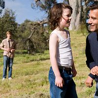 Mes garçons sont de retour : Photo Clive Owen, George Mackay, Nicholas McAnulty