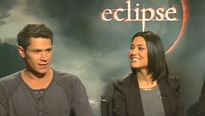 <strong>Julia Jones, Taylor Lautner, Alex Meraz, Chaske Spencer</strong> Interview : Twilight - Chapitre 3 : hésitation
