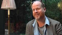 Acteurs, impro, coulisses : Joss Whedon nous dit tout sur "Beaucoup de bruit pour rien" !