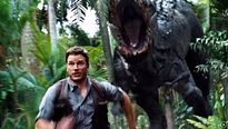 Jurassic World - EXTRAIT VF "Owen échappe à l'Indominus Rex"