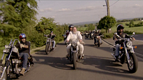 Je suis mort mais j'ai des amis - EXTRAIT VF "Motos"
