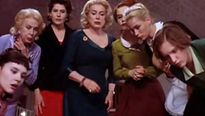 8 femmes Bande-annonce US