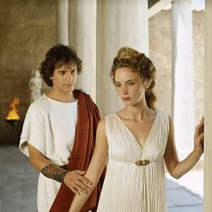 Empire : Photo Emily Blunt, Santiago Cabrera