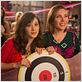Photo June Diane Raphael, Zooey Deschanel