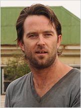Sullivan Stapleton