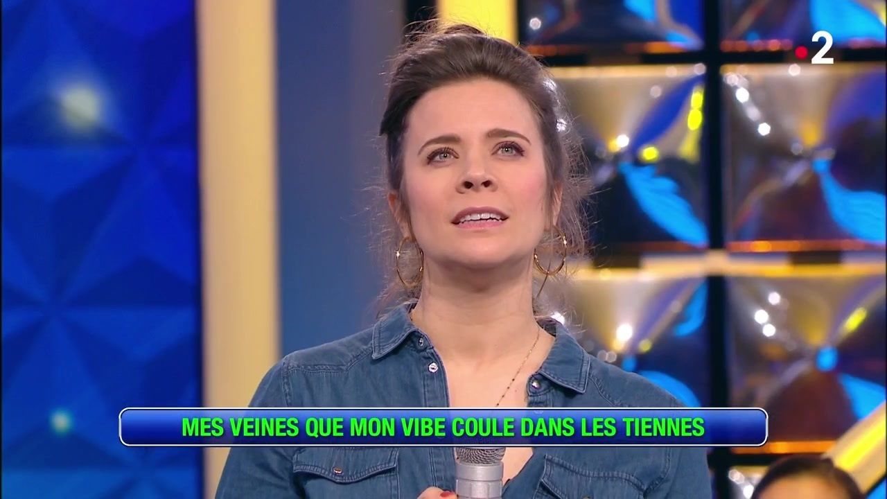 Honorine N Oubliez Pas Les Paroles Se Retrouve Sur Le Fauteuil Rouge