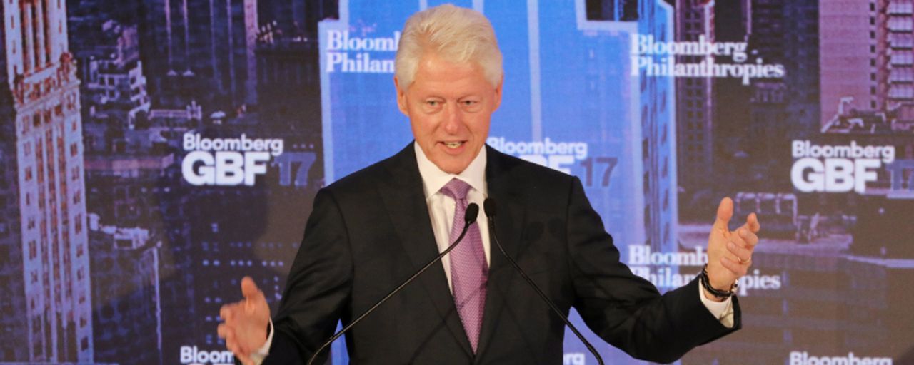 Bill Clinton : bientôt une série adaptée de son premier roman