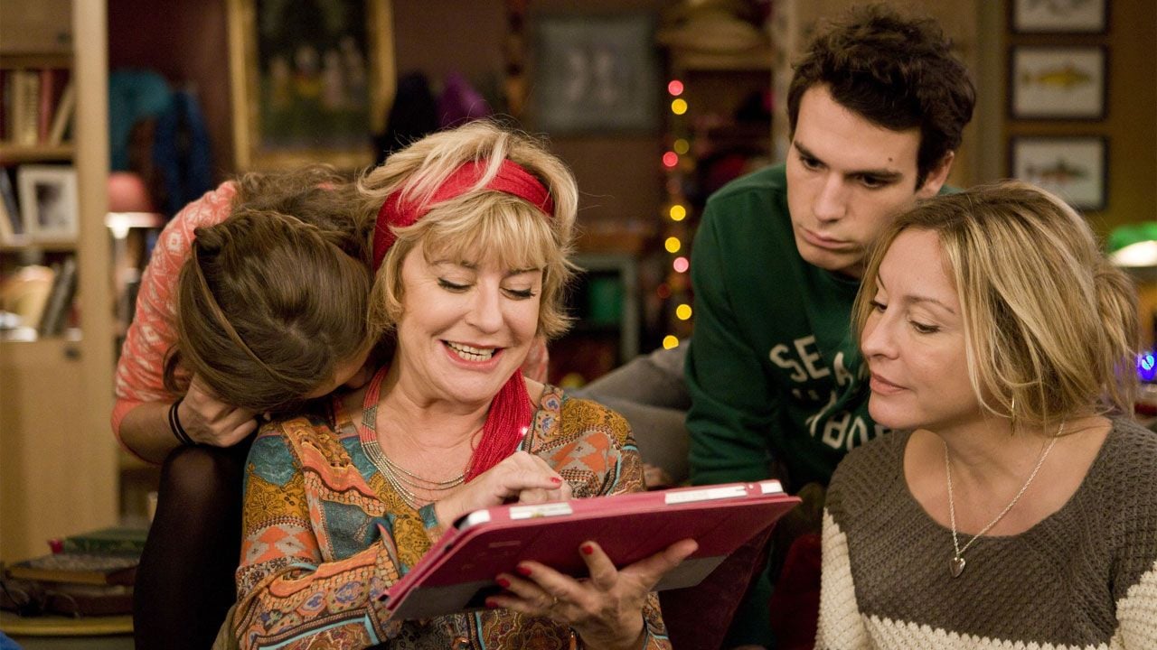 En famille : cadeaux coquins et demande en mariage dans la bande-annonce du Prime de Noël