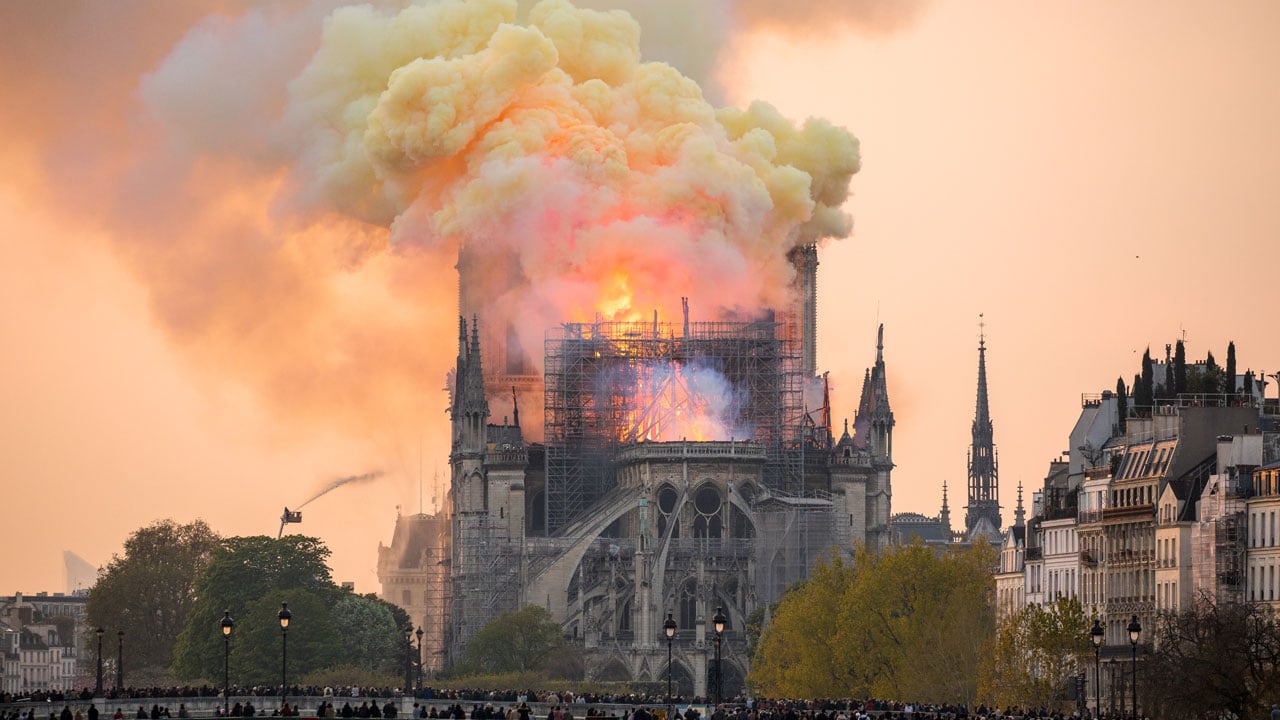 Netflix : l'incendie de Notre-Dame de Paris au coeur d'une prochaine série