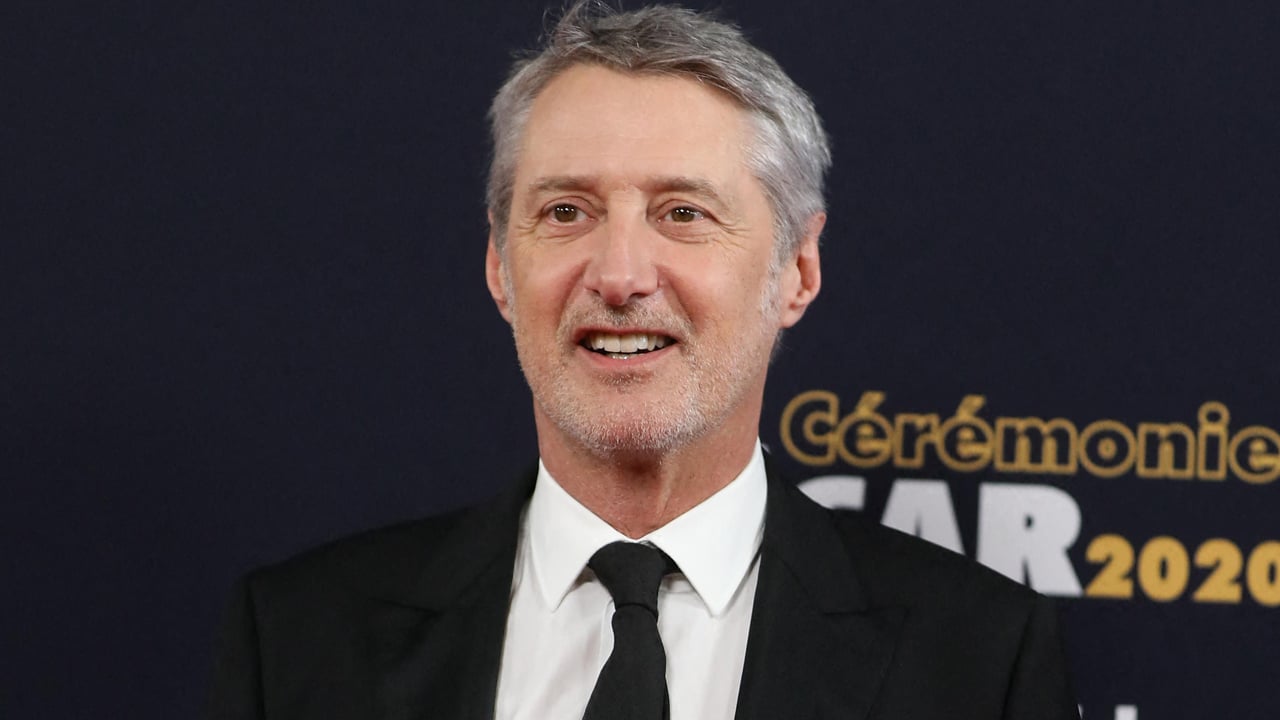 César 2022 : Antoine de Caunes, entre sourire et gravité dans le discours d'ouverture