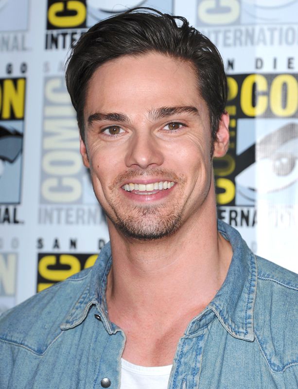 Jay Ryan (III) AlloCiné