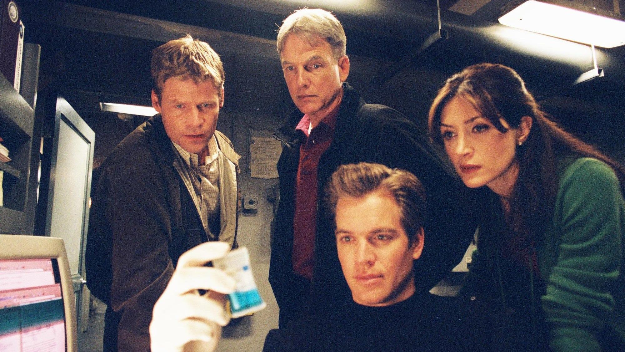 Ncis Streaming Saison 1 Poster NCIS : Enquêtes spéciales - Saison 1 - Affiche 188 sur 206