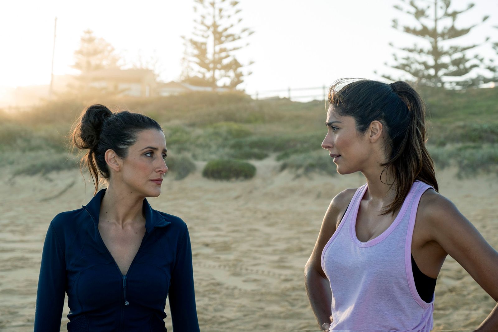 Comme Des Proies Synopsis Les proies : Photo Ash Ricardo, Pia Miller - 14 sur 42 - AlloCiné