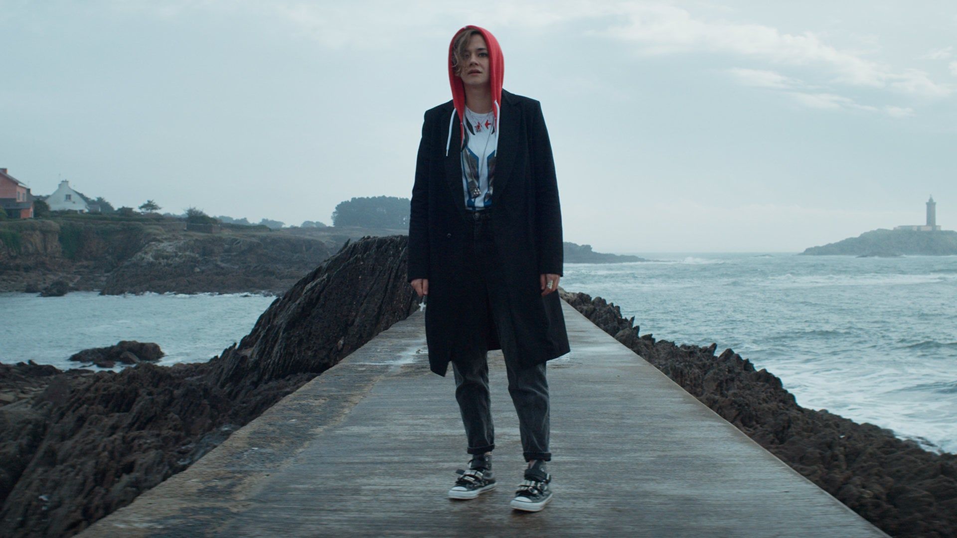 Poster Marianne Saison 1 Affiche 1 sur 10 AlloCiné