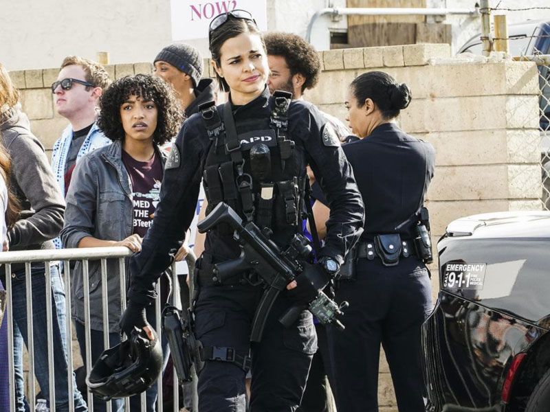 Lina Esco Films Et Programmes Tv S.W.A.T. (2017) : Photo Lina Esco - 73 sur 265 - AlloCiné