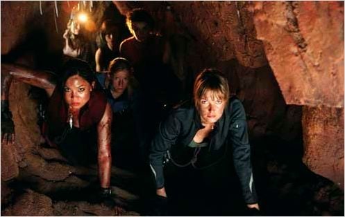 The Descent : Photo Natalie Jackson Mendoza, Neil Marshall, Saskia Mulder, Shauna Macdonald