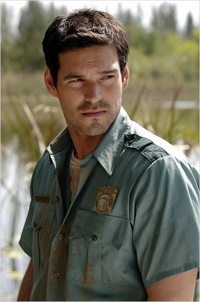 Invasion : photo Eddie Cibrian