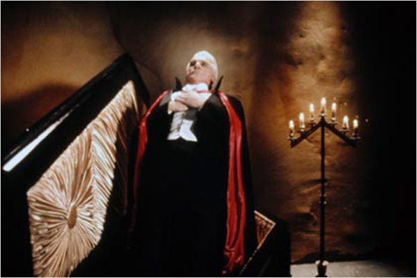 Dracula, mort et heureux de l'être : photo Leslie Nielsen, Mel Brooks
