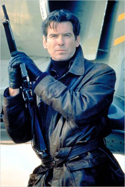 Demain ne meurt jamais : photo Ian Fleming, Pierce Brosnan, Roger Spottiswoode