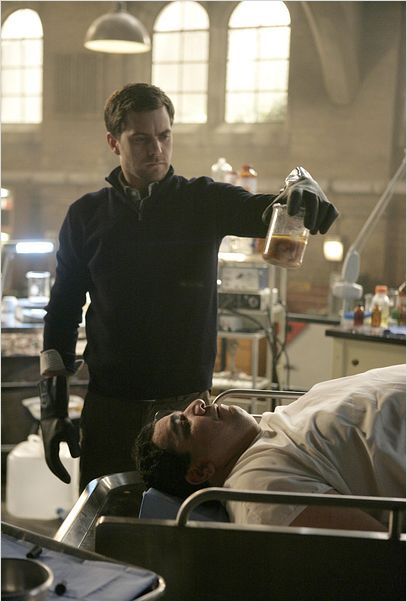 Fringe : photo Joshua Jackson