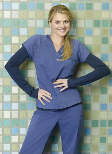 Scrubs : photo Eliza Coupe