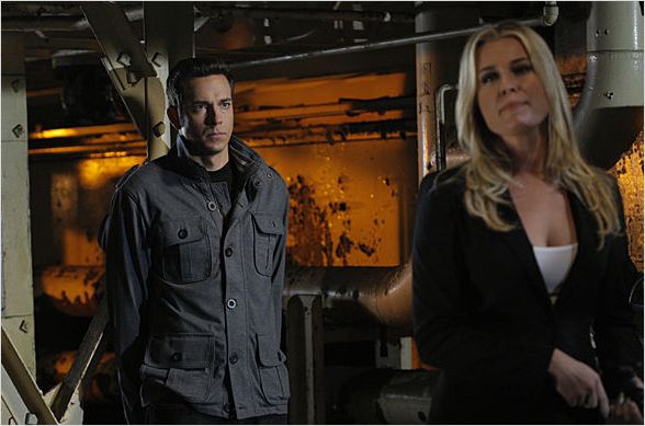 Chuck : photo Rebecca Romijn, Zachary Levi