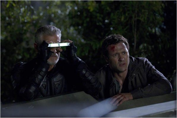 Terra Nova : photo Jason O'Mara, Stephen Lang