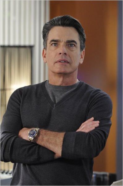 Covert Affairs : photo Peter Gallagher