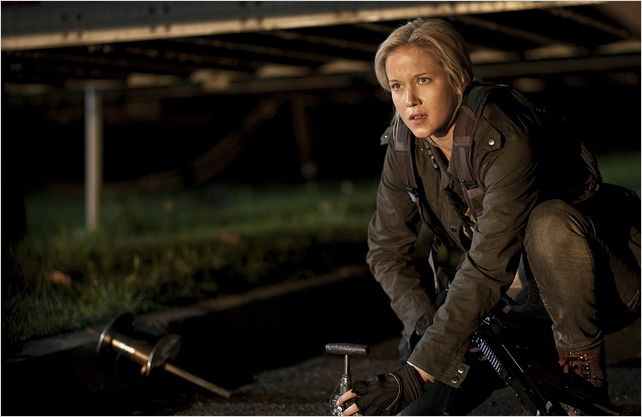 Falling Skies : Photo Jessy Schram, Seychelle Gabriel