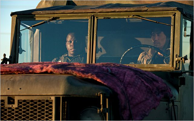 Falling Skies : photo Mpho Koaho, Peter Shinkoda