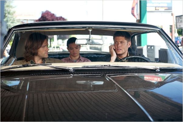 Supernatural : photo Jared Padalecki, Jensen Ackles, Osric Chau