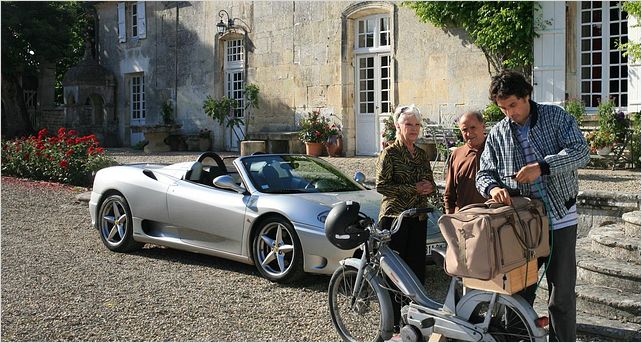 Au bas de l'échelle (TV) : photo Bernadette Lafont, Claude Brasseur, Vincent Elbaz