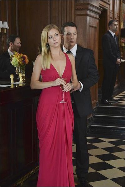 Photo Barry Sloane, Emily VanCamp