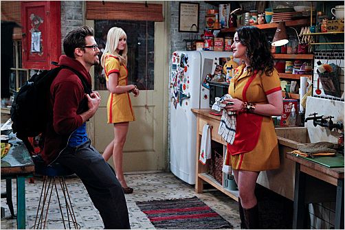 2 Broke Girls : photo Beth Behrs, Kat Dennings, Nick Zano