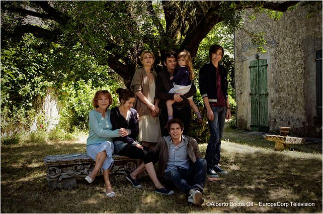 Emma (TV) : Photo Eric Caravaca, François Civil, Julie Gayet, Léo Legrand, Maria Pacôme