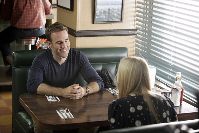 Don't Trust The B---- in Apartment 23 : photo Busy Philipps, James Van Der Beek