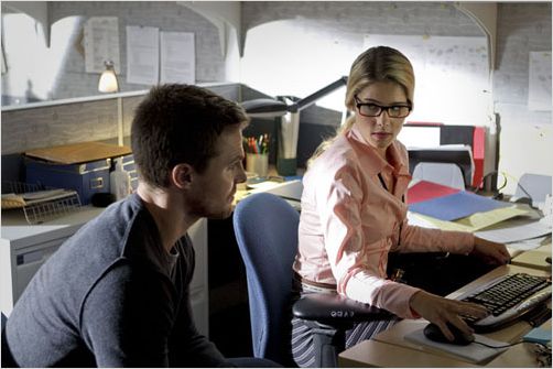 Arrow : photo Emily Richards, Stephen Amell