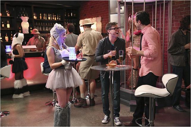 Films Et Séries Tv Avec Jesse Mccartney Photo de Jesse McCartney dans la série Young & Hungry : Photo 3 sur 11