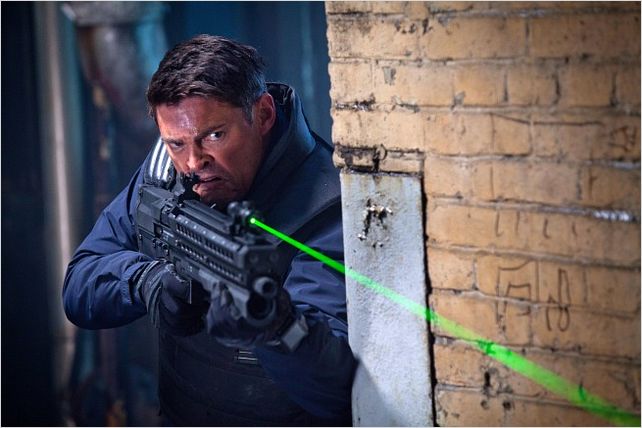 Almost Human : Photo Karl Urban
