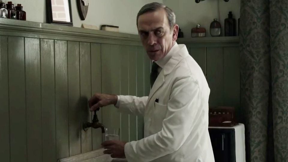 Teaser du film A Cure for Life A Cure for Life SPOT VO "The Purification Process" AlloCiné
