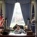 Photo Josh Gad