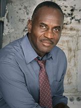 photo de Julius Tennon