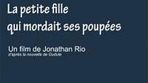 image de La Petite fille qui mordait ses poupées Film ou épisode complet VF