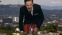 image de Benedict Cumberbatch reçoit son prix ... en maillot de bain
