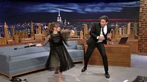 image de Felicity Jones donne une leçon de kung-fu à Jimmy Fallon !